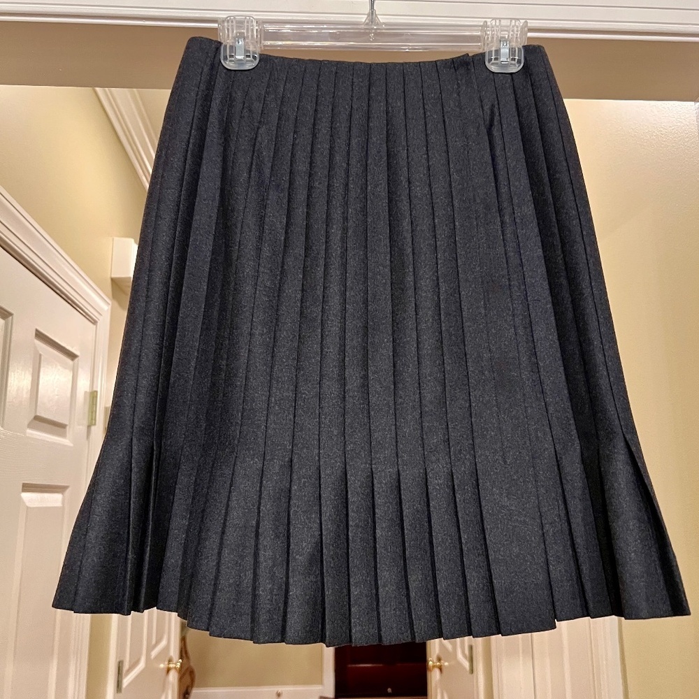 NWOT Carlisle Pleated Wrap Style Charcoal Gray Wool Size US Size 4